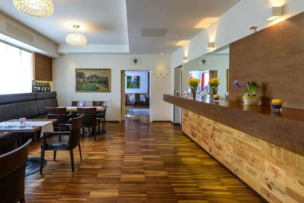 Hotel Restaurant Auerhahn Salzburg 3*,