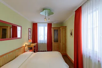 Hotel Restaurant Auerhahn Salzburg Guest house
